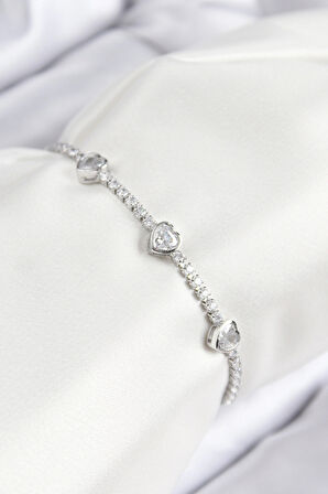 Dodes Dodes Pirinç Zirkon Taşlı Sıralı Kalp Model Gümüş Renk Asansörlü Kadın Bileklik TG27BB7728