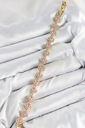 Dodes Dodes Pirinç Zirkon Taşlı Pembe Yonca Baget Model Gold Renk VIP Seri Kadın Bileklik TG27BB7506