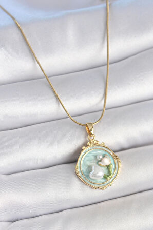 Dodes 316L Çelik Gold Renk Zincir Turkuaz Mineli İncili Çiçek İşlemeli Portre Model Kadın Kolye TG27BKO10157