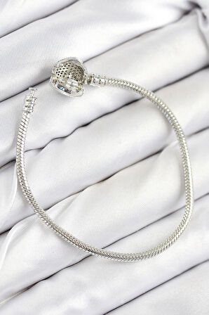 Dodes Dodes Pirinç Charm Zirkon Taşlı Kalp Model Gümüş Renk Kadın Bileklik TG27BB7803