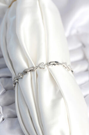 Dodes Dodes Pirinç Gümüş Renk Kalp Model Kadın Bileklik TG27BB7981