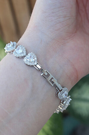 Dodes Vip Seri Pirinç Zirkon Taşlı Gümüş Renk Kalp Model Bileklik TG27BB6073