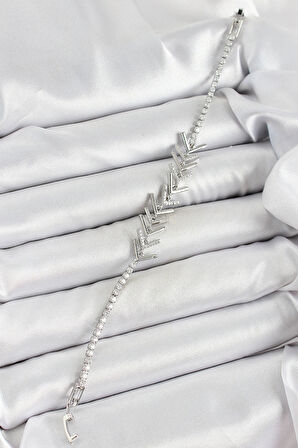 Dodes Dodes Pirinç Gümüş Renk Zirkon Taşlı Balık Sırtı Kadın Bileklik TG27BB7069