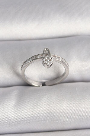 Dodes Pirinç Gümüş Renk Zirkon Taşlı İnci Detaylı Kilit Kalp Model Ayarlanabilir Yüzük TG27BYK3538