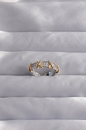 Dodes Pirinç Ayarlamalı Gümüş Renk Zirkon Taşlı XOXO Model Yüzük TG27BYK3284