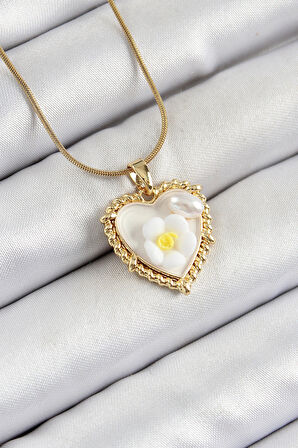 Dodes Dodes 316L Çelik Zincir Beyaz Sanatsal Portre İnci Detaylı Papatya Figürlü Kalp Model Gold Renk Kadın Kolye TG27BKO10270