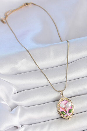 Dodes Dodes 316L Çelik Gold Renk Zincir Pembe Mineli İncili Çiçek İşlemeli Portre Model Kadın Kolye TG27BKO10169