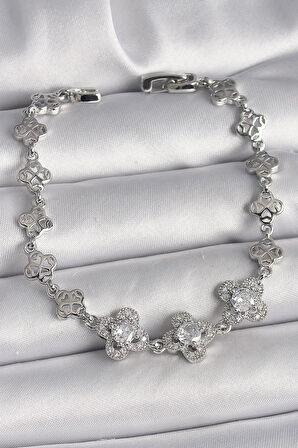 Dodes Pirinç Gümüş Renk Zirkon Taşlı Yonca Model Kadın Bileklik TG27BB6845