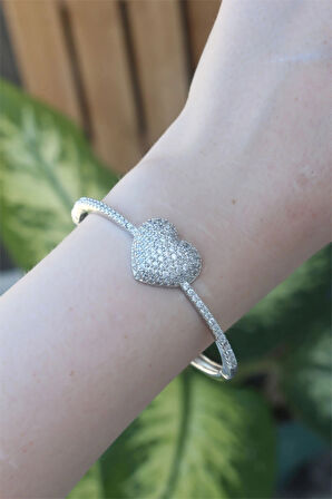 Dodes Dodes Vip Seri Pirinç Zirkon Taşlı Gümüş Renk Kalp Model Kelepçe TG27BB6082