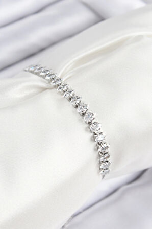 Dodes Dodes Pirinç Zirkon Taşlı Damla Model Gümüş Renk Asansörlü Kadın Bileklik TG27BB7740