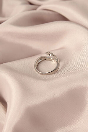 Dodes Dodes Ayarlamalı Gümüş Renk Metal Sarılan Eller Model Kadın Yüzük TG27BYK2135