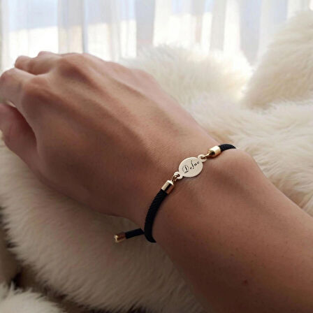 Asil Siyah Örgülü ve Yuvarlak Motifli 14 Ayar Altın Plakalı Defne Bilekliği