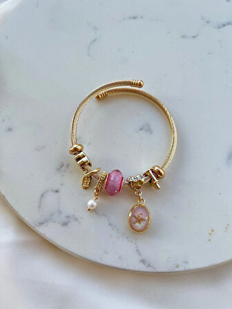 GOLD RENK GOLD CHARMLI PEMBE MOTİFLİ KADIN BİLEKLİK YAZLIK BİLEKLİK ABİYE BİLEKLİK VİNTAGE BİLEKLİK
