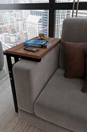 C Sehpa – Metal Ayaklı Yan Sehpa, Koltuk Kenarı Servis Sehpası, Laptop ve Kahve Masası (56x30x65 cm)