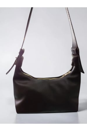 Yumuşak Dokulu Hobo Kadın Omuz Çantası – Minimal & Günlük Şık Kullanım