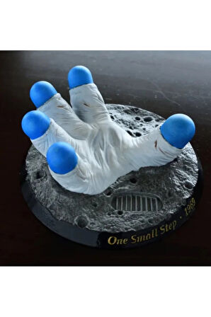 Ay'daki İlk Adım (One Small Step) 3D Baskı Heykeli