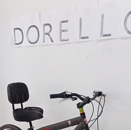 Dorello Konforlu Bisiklet Koltuğu Ergonomik Sırt Destekli, Şık Tasarım - Renk: kırımızı