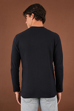 V Yaka Yırtmaç Detaylı Uzun Kollu T-Shirt