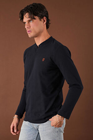 V Yaka Yırtmaç Detaylı Uzun Kollu T-Shirt