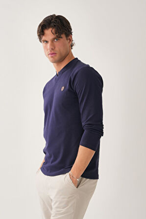 V Yaka Yırtmaç Detaylı Uzun Kollu T-Shirt