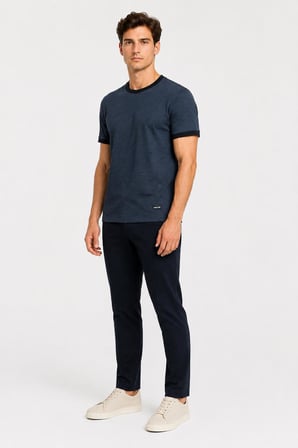 Yaka Detaylı T-shirt