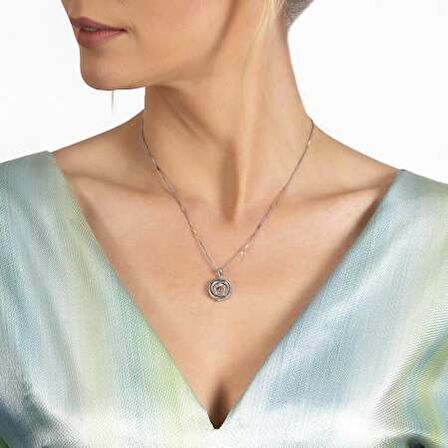 Multicolor Zirkon Taşlı Oval Tasarım At Nalı Detaylı 925 Ayar Gümüş Kadın Şans Kolyesi