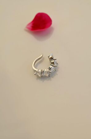Gümüş Renkli Sıkıştırmalı Kıkırdak Küpesi Kalpli Earcuff