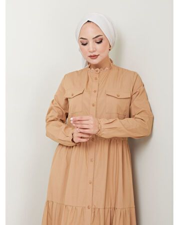 Dantelli Doğal Kumaşlı Boydan Düğmeli Kot Elbise Camel