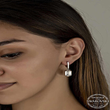 Ebuz Swarovski Crystal Taşlı Gümüş Beyaz Baget Sallantılı Kadın Küpe