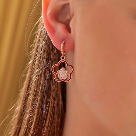 Ebuz ​Gümüş Rose Sallantılı Çiçek Desenli Kadın Küpe