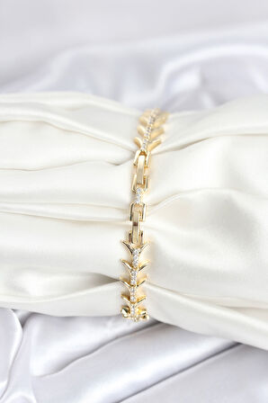 Pirinç Gold Renk Balık Sırtı Model Zirkon Taşlı Kadın Bileklik