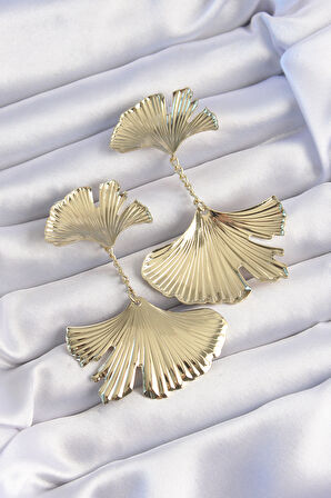 Pirinç Gold Renk Tırtıklı Yaprak Model Sallantılı Küpe - EBJ240820W26611