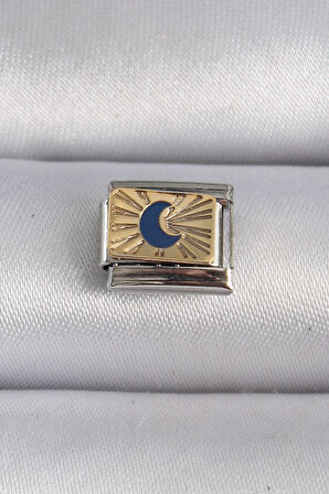 Gümüş Renk Gold Hilal İşlemeli Nomination Charm - EBJ241109W28992