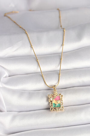 Gold Renk Renkli Zirkon Taşlı Kelebek İşlemeli Portre Model Kadın Kolye - EBJ250501W33486