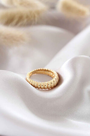 Altın Renk Ayarlamalı Burgu Kadın Yüzük - EBJ250501W33379