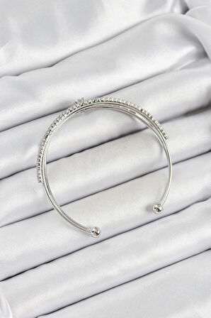 Pirinç Gümüş Renk Zirkon Taşlı Kalp Detaylı Kadın Bileklik - EBJ250620W35594