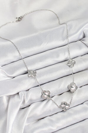 Pirinç VIP Yonca Model Gümüş Renk Kadın Kolye - EBJ250816W37495