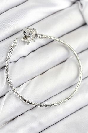 Pirinç Charm Zirkon Taşlı Yıldız Model Gümüş Renk Kadın Bileklik - EBJ250902W37609
