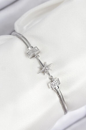 Pirinç Zirkon Taşlı Kutup Yıldızı Model Gümüş Renk Kadın Bileklik - EBJ250902W37764