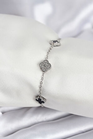 Gümüş Renk Siyah ve Zirkon Taşlı Baby Boy Yonca Kadın Bileklik - EBJ250920W37897