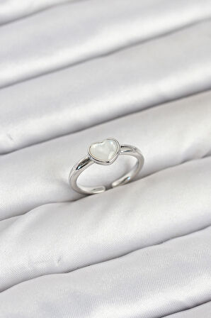 Pirinç Gümüş Renk Kalpli Kadın Yüzük - EBJ250927W37968