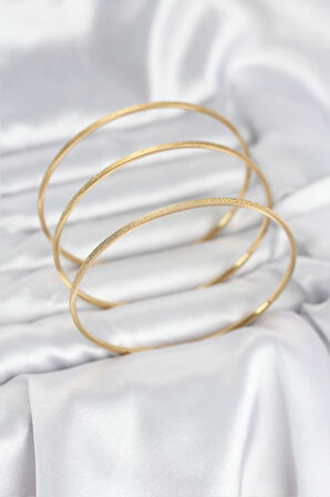 Gold Renk Simli Model Ajda 65 mm Kadın Bileklik - EBJ251025W38292