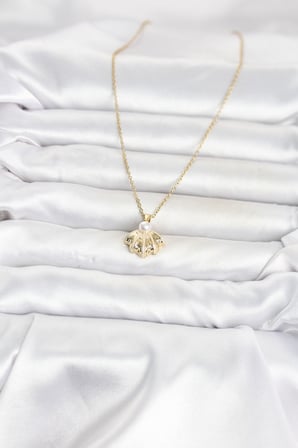 Zincir Gold Renk Deniz Kabuğu Model Kadın Kolye - EBJ260612W43953