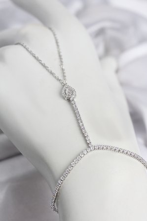 Gümüş Renk Pirinç Zirkon Taşlı Damla Model Şahmeran - EBJ260612W44011