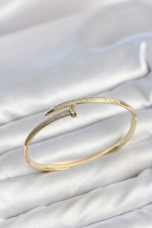 Gold Renk Çivi Model Zirkon Taşlı Kadın Kelepçe Bileklik - EBJ260725W44290