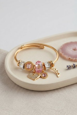 Kalp Model Gold Renk Pembe Charmlı Bileklik - EBJ260725W44457