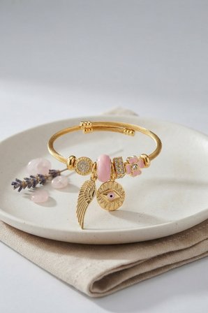 Pembe Göz Model Gold Renk Charmlı Bileklik - EBJ260725W44466