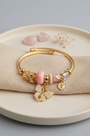 Pembe Kelebek Model Gold Renk Charmlı Bileklik - EBJ260725W44475