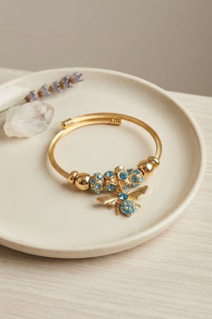 Mavi Arı Model Gold Renk Charm Bileklik - EBJ260725W44477