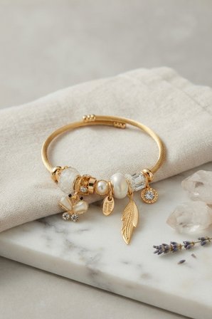 Beyaz Kelebek Model Charmlı Bileklik - EBJ260725W44525